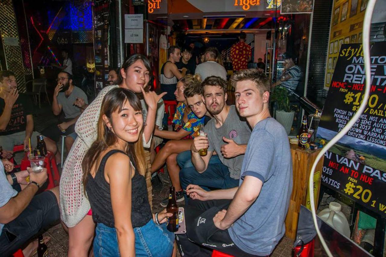 Hangout Hostel Hcm (Adults Only) Ho Chi Minh-stad Buitenkant foto