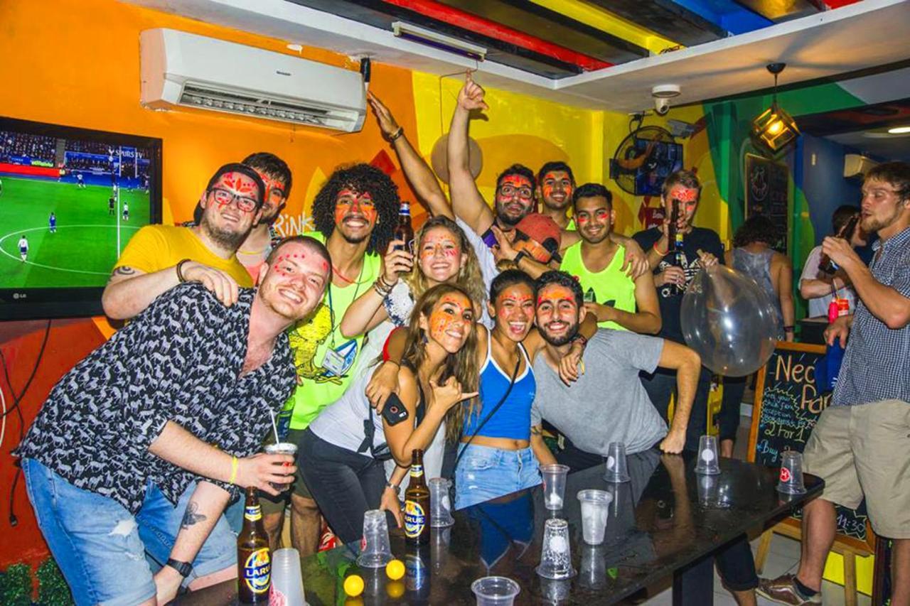 Hangout Hostel Hcm (Adults Only) Ho Chi Minh-stad Buitenkant foto