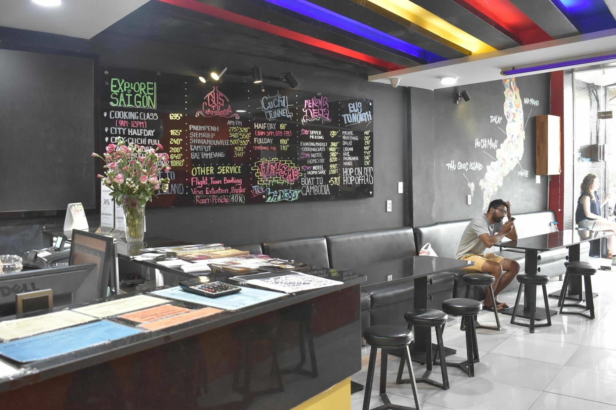 Hangout Hostel Hcm (Adults Only) Ho Chi Minh-stad Buitenkant foto
